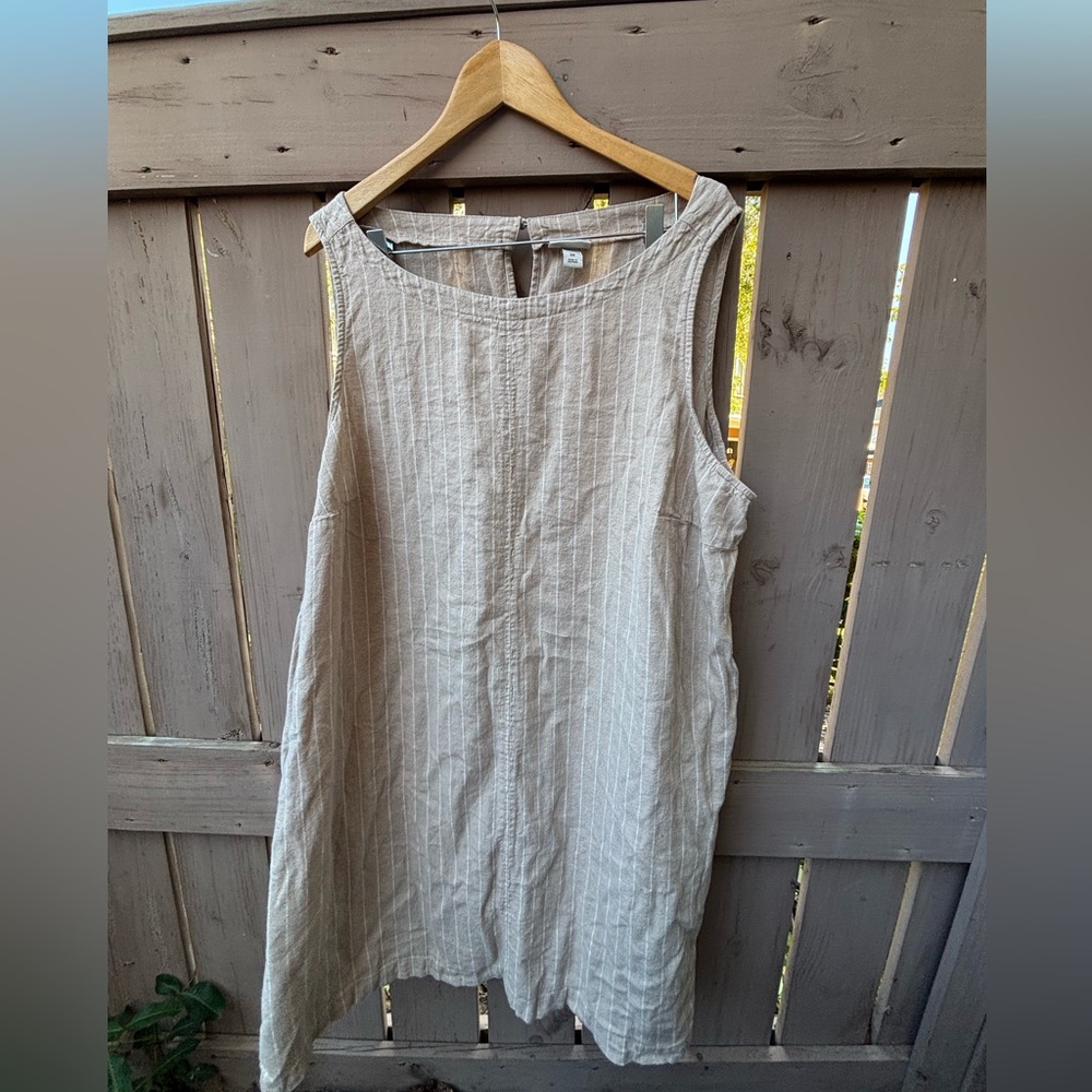 🎉NWOT🎉 Ava & Viv Sleeveless Beige Pinstripe Dress